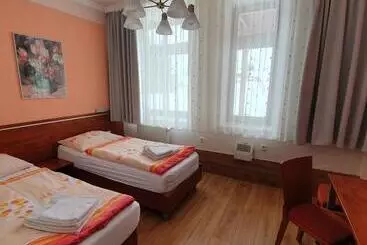 בית מלון כפרי Red Deer