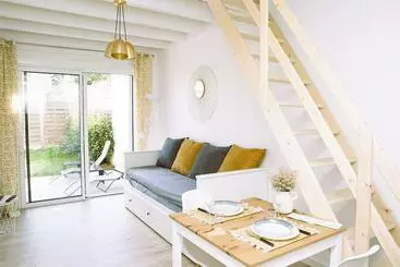 ペンション Studiocaroline44, 2 Studios Entre La Ville Et La Mer, Parking, Cuisine, Moins De 15min De L Aéroport