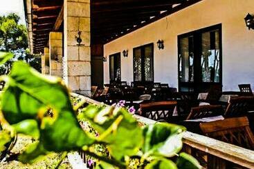 Bed and Breakfast Twin Tails