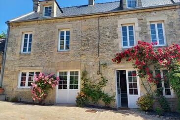 Bed & Breakfast Chambres D Hôtes De Charme Entre Bayeux Et Les Plages Du Débarquement