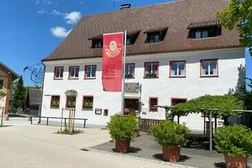 Aamiaismajoitus (B&B) Gasthof   Pension   Adler
