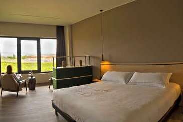 בית מלון כפרי Bodega FyA - Grupo Piérola