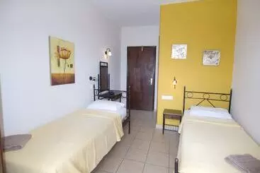 هتل Margarita Rooms