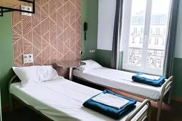 Oops! Latin Quarter By Hiphophostels