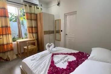 Bed and Breakfast La Luna Boutique Dhangethi