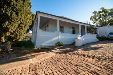 פנסיון Jennis Place