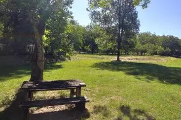 ペンション Le Sourire Du Troubadour   8 Chambres   Baignade à 300 M   Salle De Jeux   Poêle à Bois