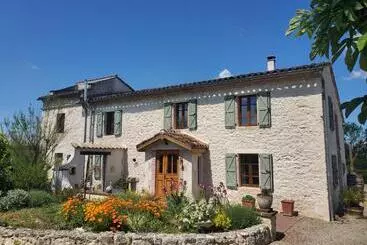 Majatalo Au Mas De Janita