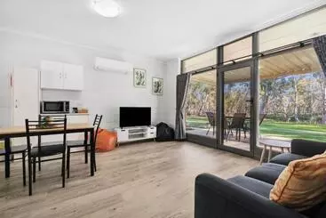 Pension Riversands Rest Accommodation Paringa   Coobah Cottage