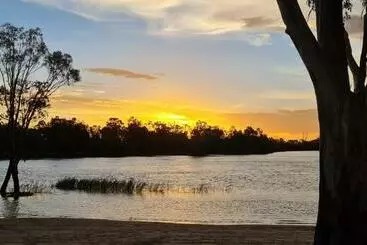 펜션 Riversands Rest Accommodation Paringa   Coobah Cottage