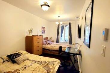 تختخواب و صبحانه Maison Montplaisir