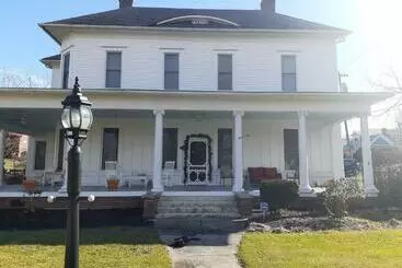 Majatalo Queens Chamber W King Heavenly Bed At Nottingham Place In Wise