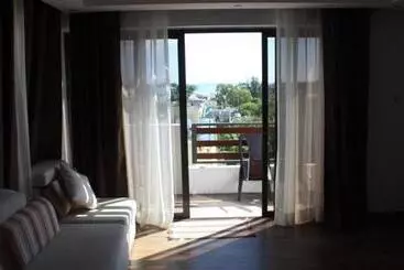 هتل آپارتمان Le Binome