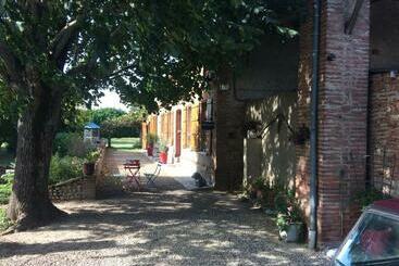 بنسيون Ker Isari