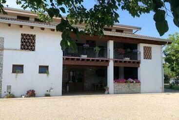 צימר Agriturismo Antica Corte Contadina