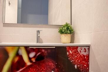 Пансион Cruces Metro Rooms