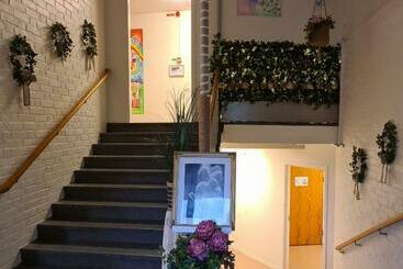 הוסטל Kg Sleepover & Ställplats