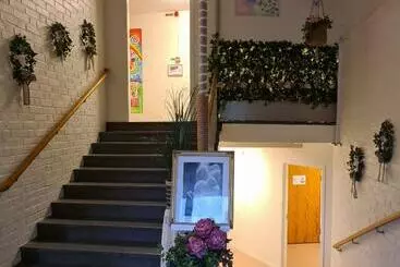 ユースホステル Kg Sleepover & Ställplats