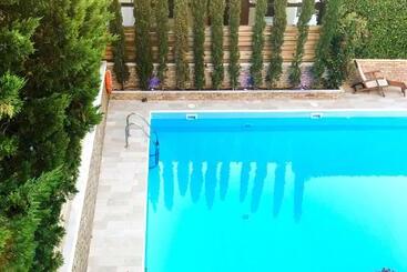 Отель Armata Boutique