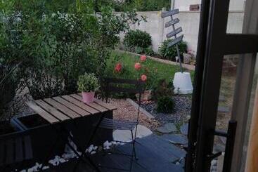 פנסיון Le Clos Du 51   Chambres D Hôtes