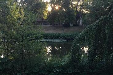 تختخواب و صبحانه Break@bruges