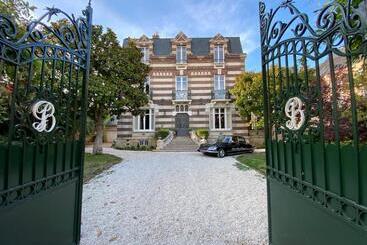 Panzió Maison Blanche Chartres   Maison D Hôtes 5 étoiles