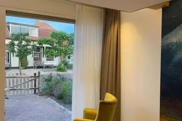 ベッドアンドブレックファースト Dorpslogies Adema