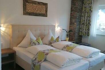 Bed and Breakfast Pension Claudia Zell Am See