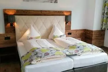 Aamiaismajoitus (B&B) Pension Claudia Zell Am See