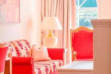 فندق Ebner S Waldhof Am See Resort & Spa