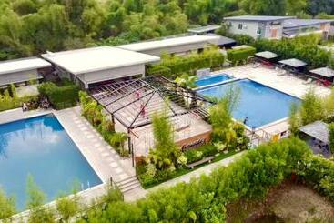 Armando S Garden Resort And Restaurant