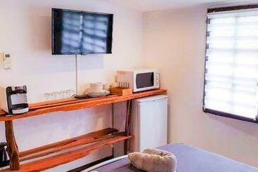 مبيت وإفطار Hudace