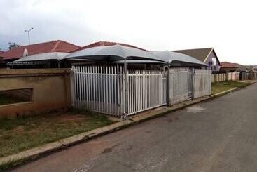 Pension (Hôtel basse catégorie) Sediba Guest House