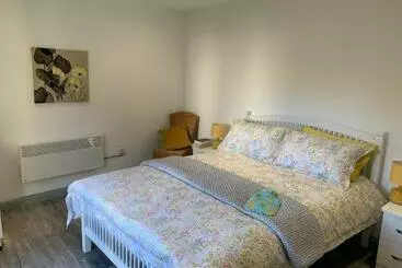پانسیون The Garden Room