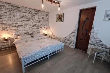 호스텔 Casa De Vacanta La Locanda Dubova