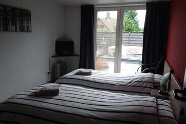 تختخواب و صبحانه Cosyhuise