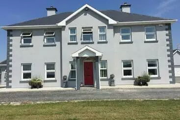 Lyntom House B&b