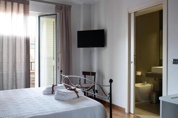 بنسيون Torrevarata   Guest Rooms