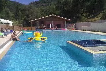 Irini Apartments And Studios