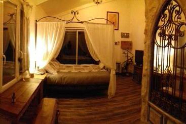 פנסיון Domaine De L Insolite