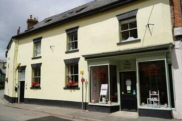 ペンション The Poppy House