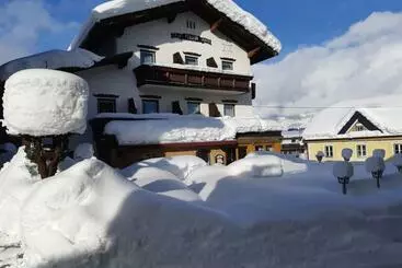 ユースホステル Pension Restaurant Meran