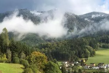 Bed and Breakfast Lambach Villa