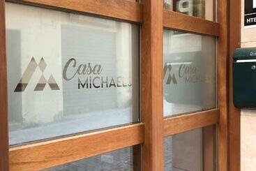 פנסיון Hostal Casa Michaels