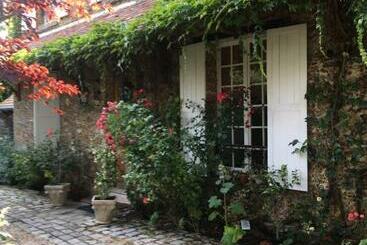 ベッドアンドブレックファースト Le Cèdre Bleu