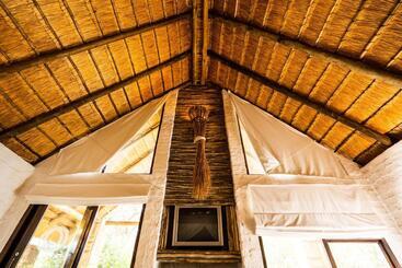 Hotel Hakunamatata Lodge & Health Spa/ Wedding & Conference Venue
