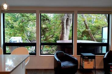 پانسیون Storm Cove Suites