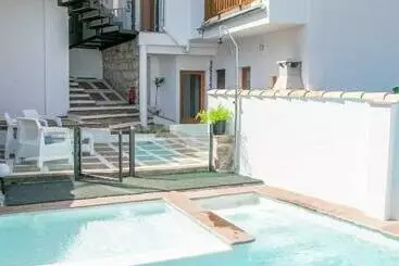 Apartamentos Turísticos La Casa Vieja