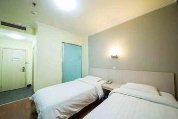 Szálloda Super 8 Fang Zhuang Yin Ma