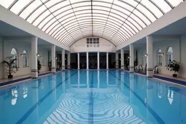 Отель Suzhou Regalia Serviced Residences